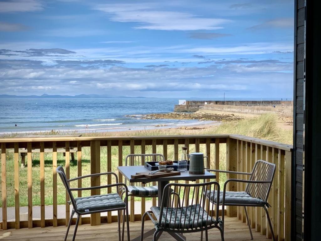 Beach Front Lodge Hopeman Extérieur photo