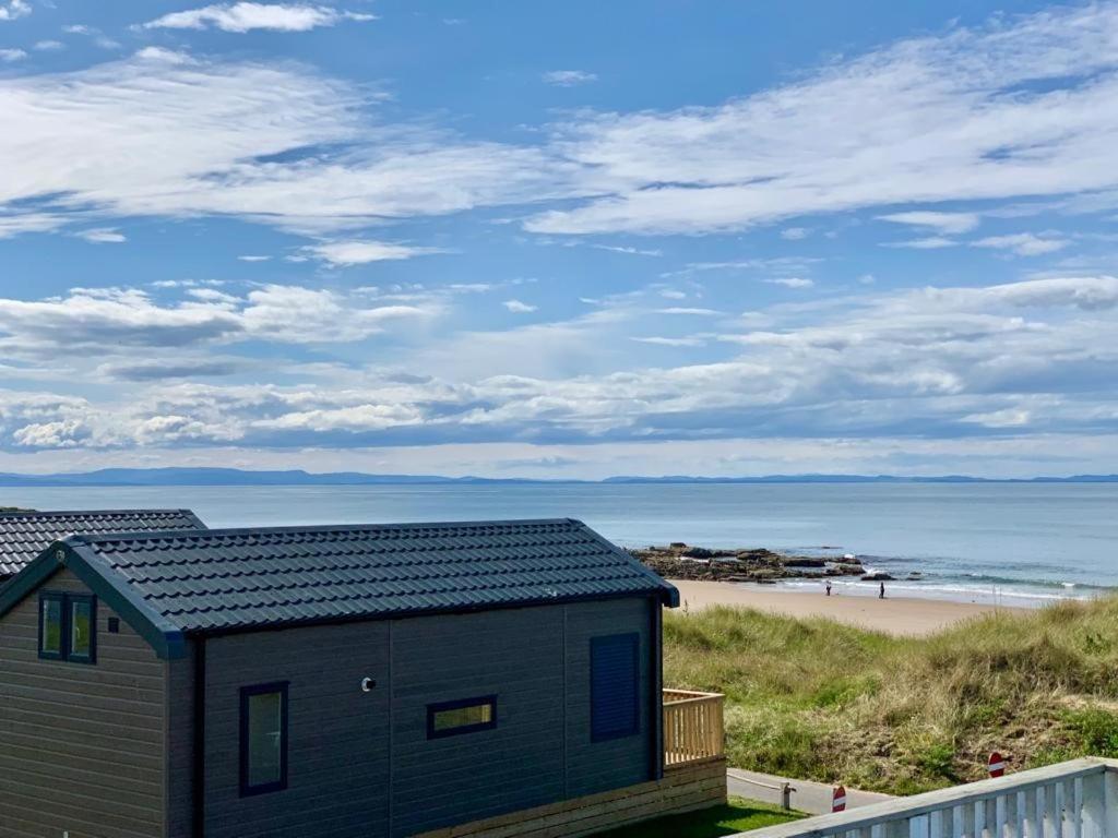Beach Front Lodge Hopeman Extérieur photo